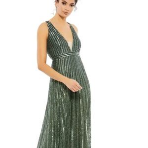 NWT Mac Duggal Green Sequined Gown